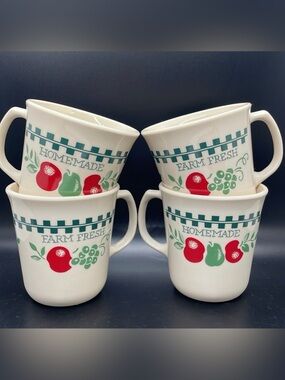 Vintage Corning Corelle Farm Fresh apple pear Cups Mugs Set of 4